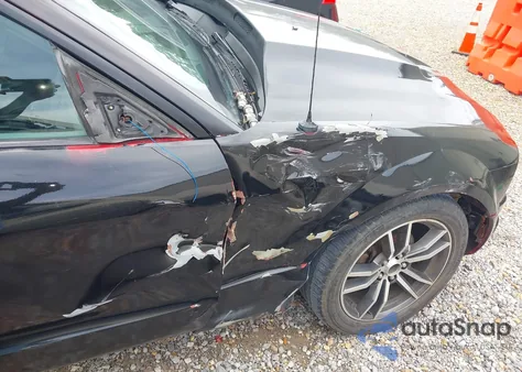 2005 Ford Mustang V6 Deluxe/V6 Premium z USA, uszkodzony, nr VIN 1ZVFT80N755128416